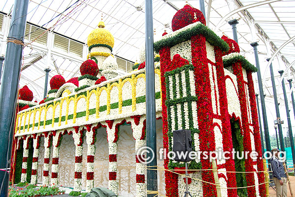 Mysore palace decorated with roses