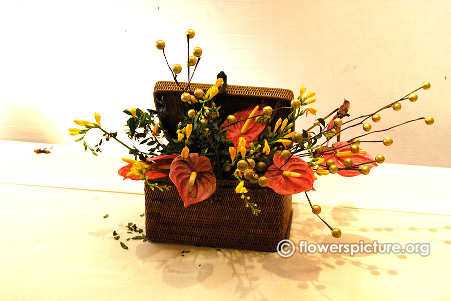 Tail flowers ornamental box decoration